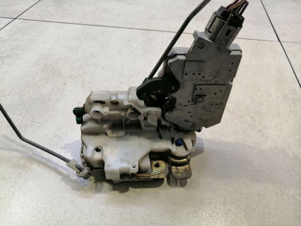 фото №9, Замок двері правий перед nissan primera p11 6 pin