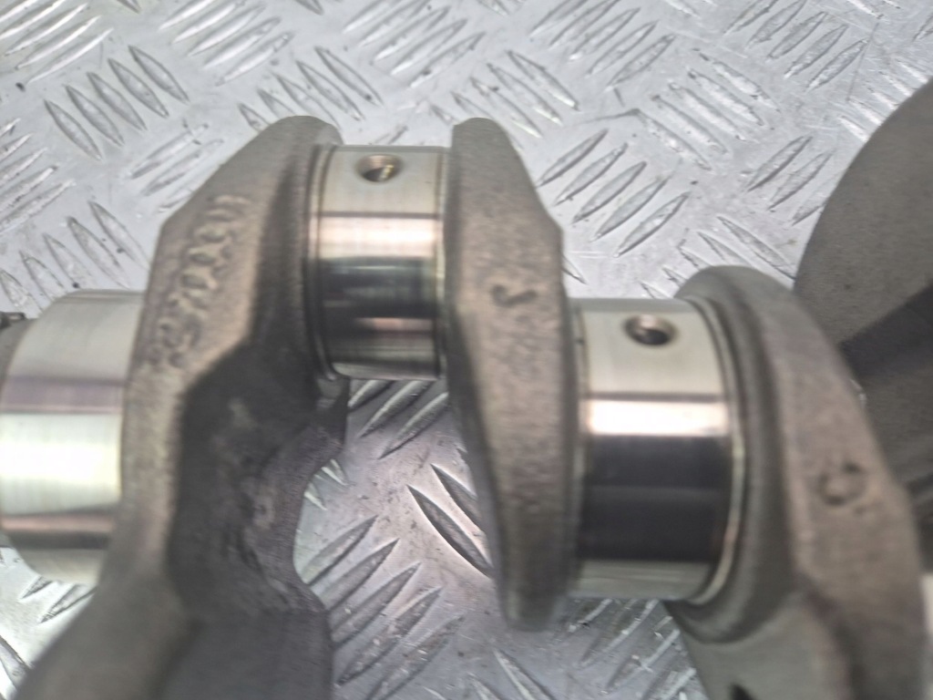 Wał колінчастий mercedes a160 w176 r2700001 m270 Недорого