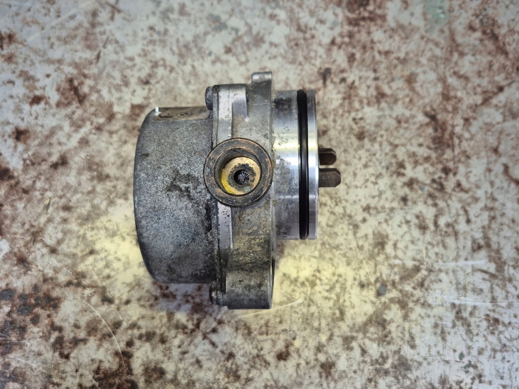 Bmw e38 e65 740d 4.0d m67 насос вакуумa вакуумный 11662248632 2248632 с Разборки