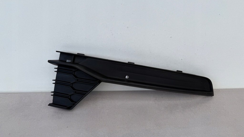 фото №1, Skoda rapid 5ja права решітка решітка радіатора бампера перед 5ja807682a