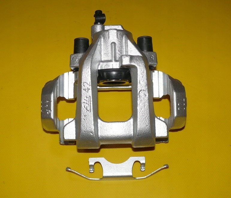 фото №4, Супорти лівий правий задня mercedes r-klasa w251 330