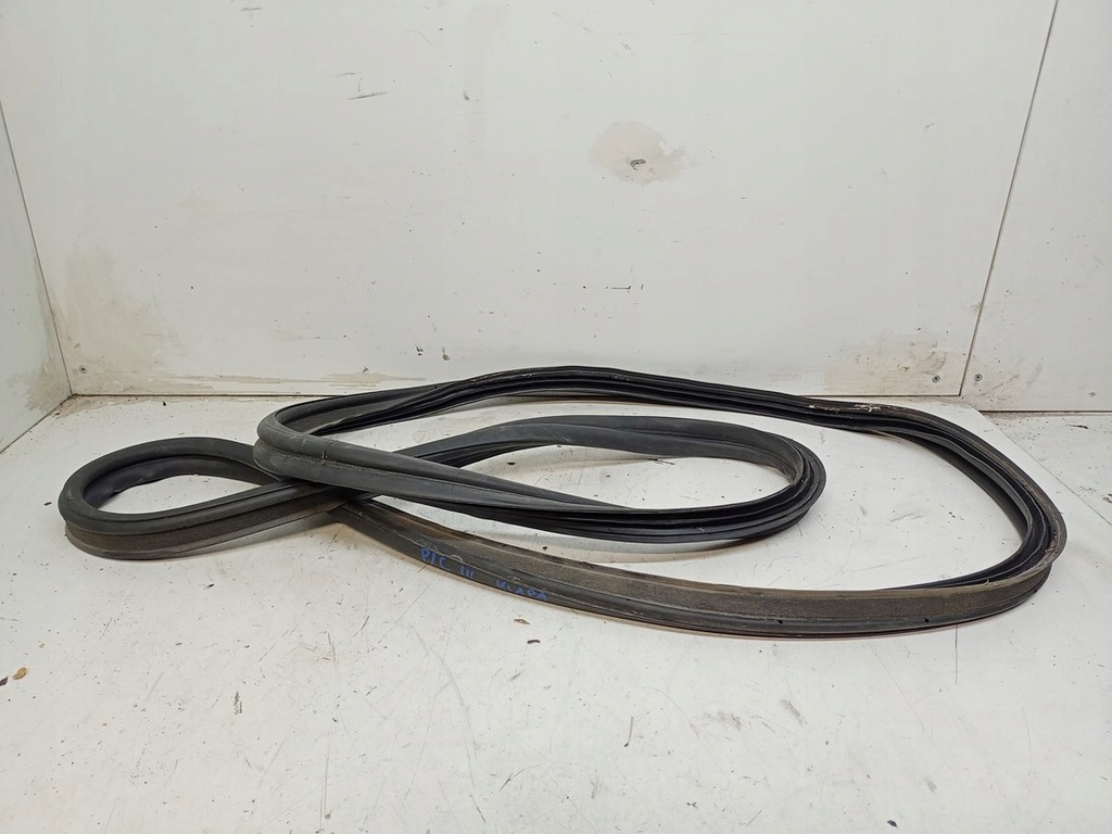 фото №1, Kia picanto iii прокладка крышки задняя багажника 17-