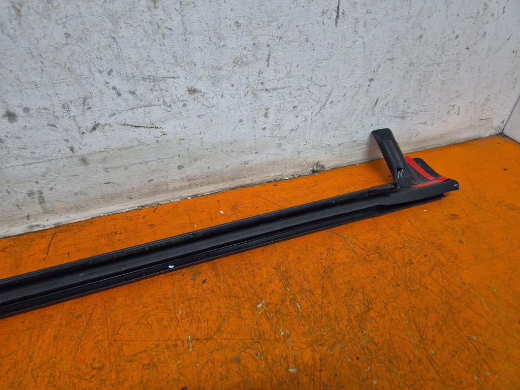 Mercedes vito 447 14- молдинг прокладка двері розсувних права a4477310380 в Україні