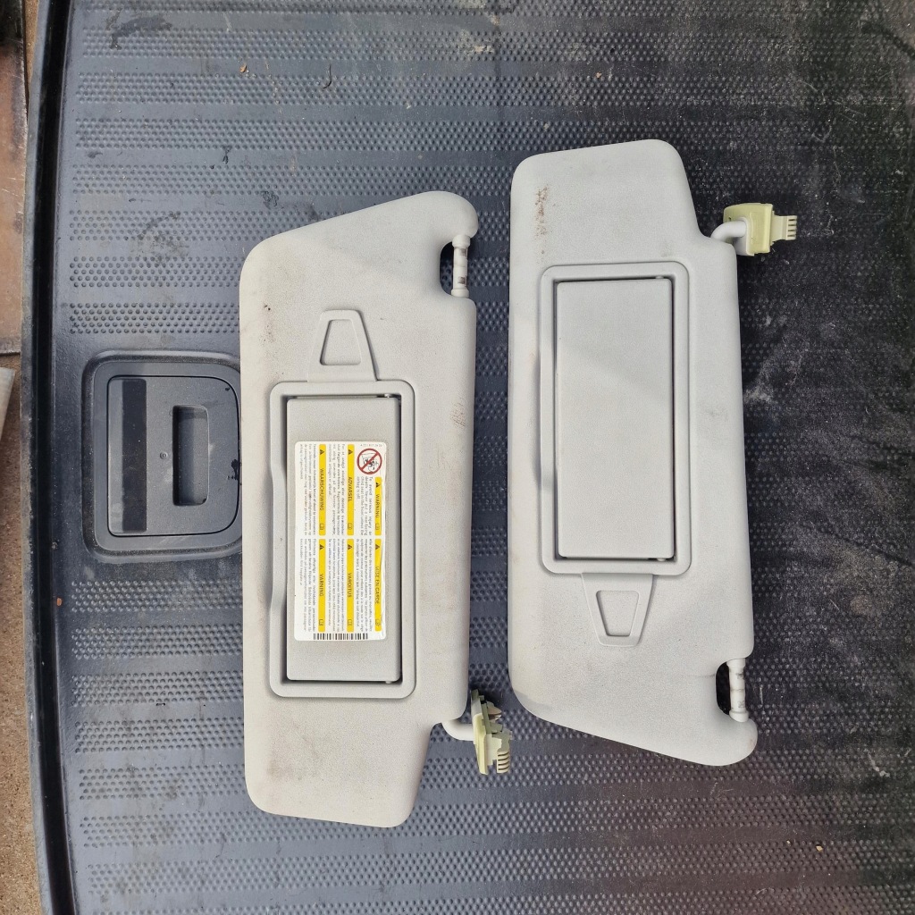 фото №1, Mercedes w204 захист козирок правий a2048104410