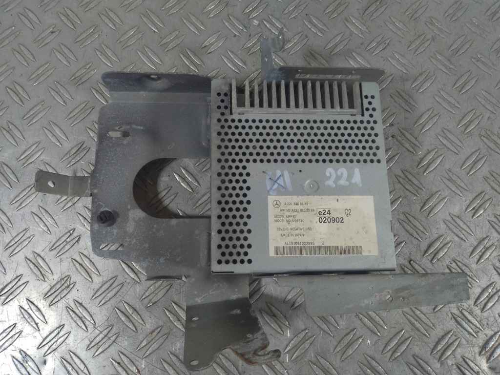 фото №1, Mercedes s w221 06- усилитель радио a2218206689