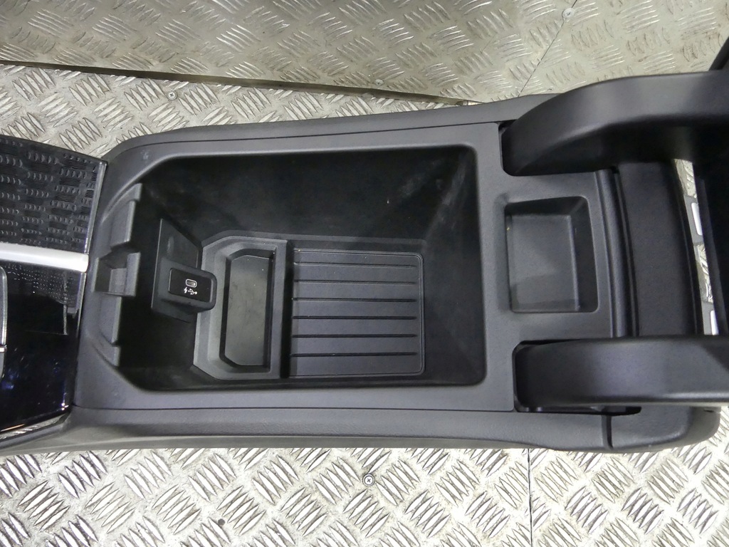 фото №11, Bmw x3 g01 ix3 g08 bev sport оббивка сидіння підігрів заднє сидіння тунель обшивки