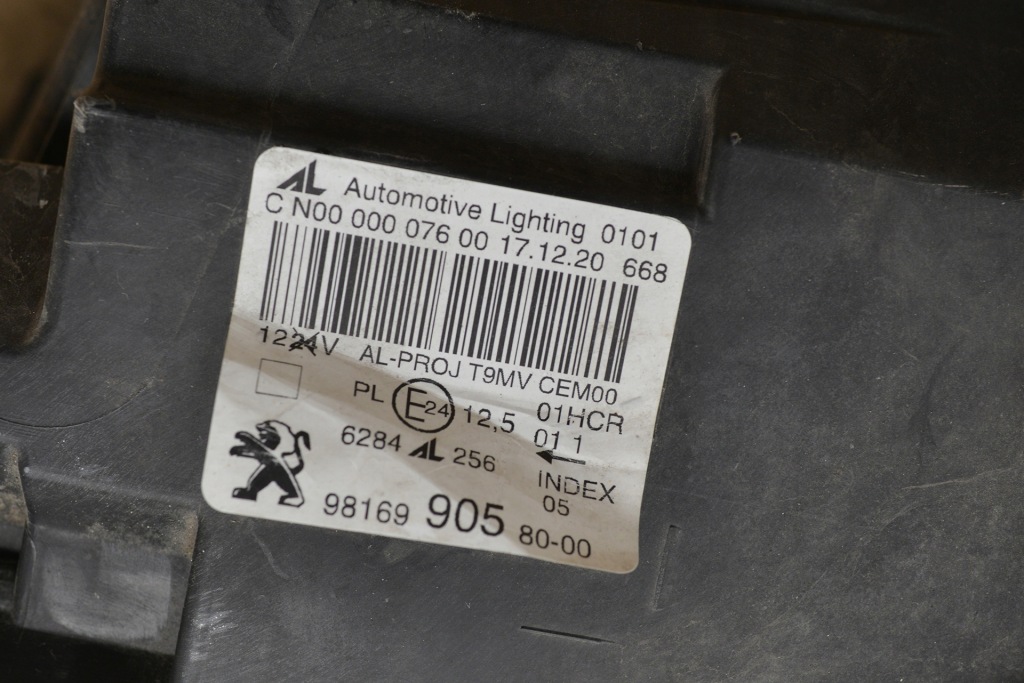 Peugeot 308 t9 рестайлинг  17-20 фара правый  перед линза led 9816990580-00 Доставка