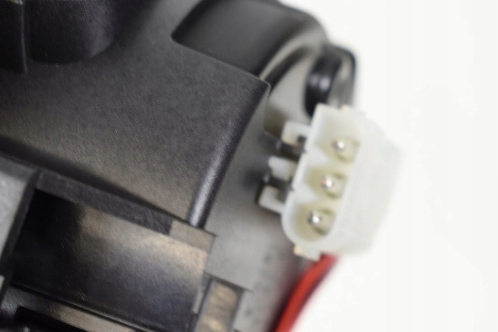 фото №5, Bmw 7 g11 g12 2017 кронштейн na чашка панелі приладової панелі