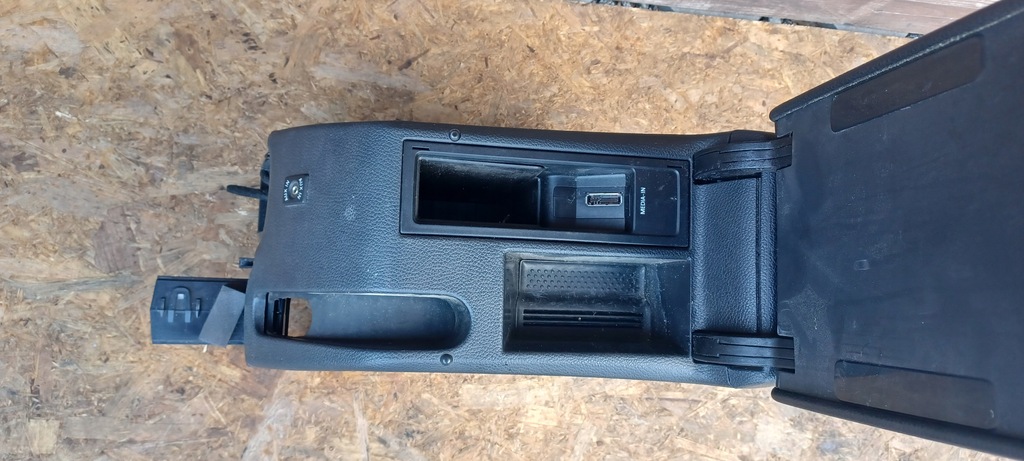 фото №7, Vw golf 6 vi подлокотник туннель решётка обдув aux media кожа 1k5864251c