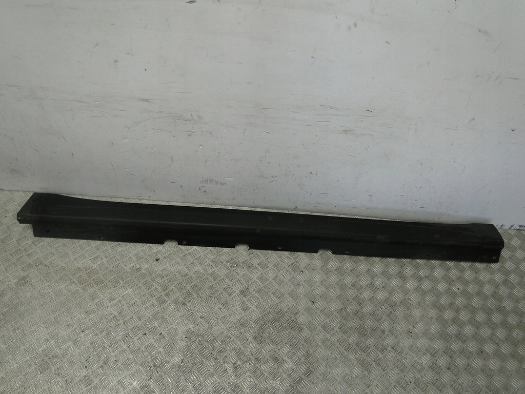 фото №2, Порог молдинг порог правая alfa romeo stelvio