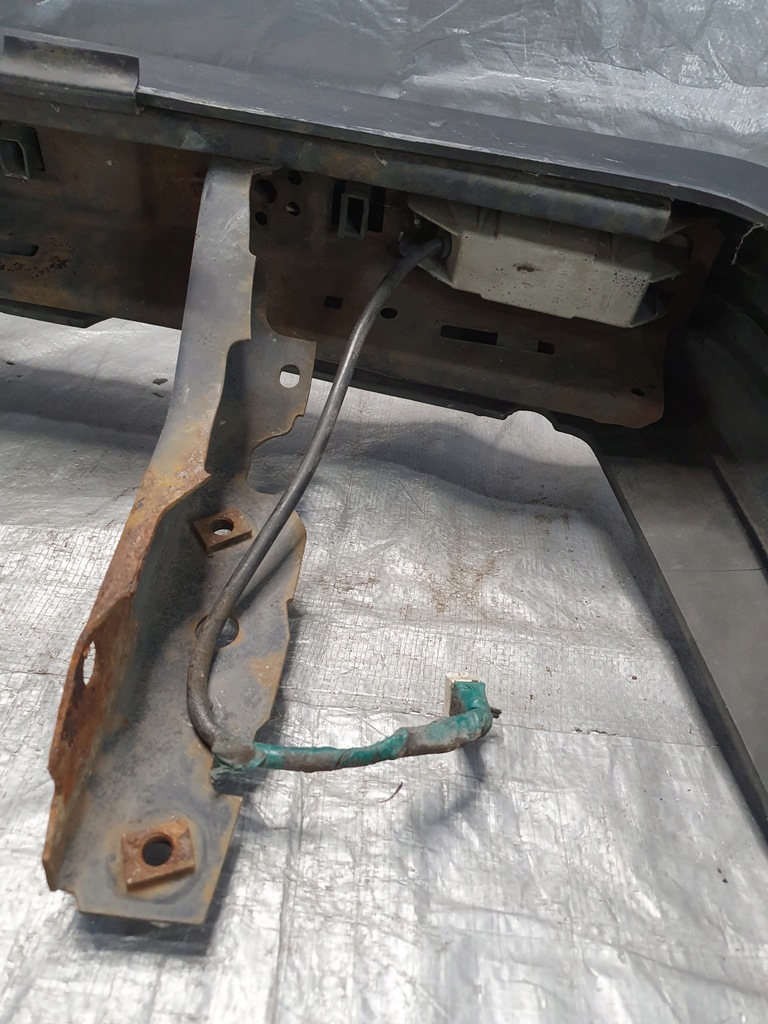 фото №13, Бампер перед vw volkswagen golf ii 90r.