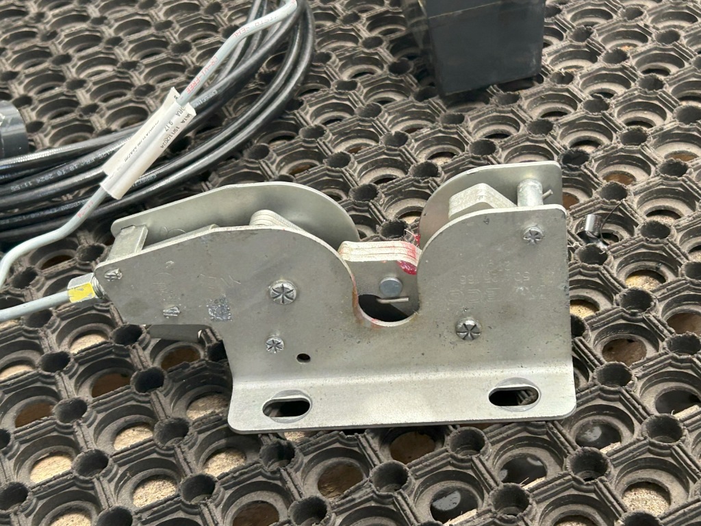 фото №13, Привод + помпа + замок кабины iveco eurocargo 75e mlc новый