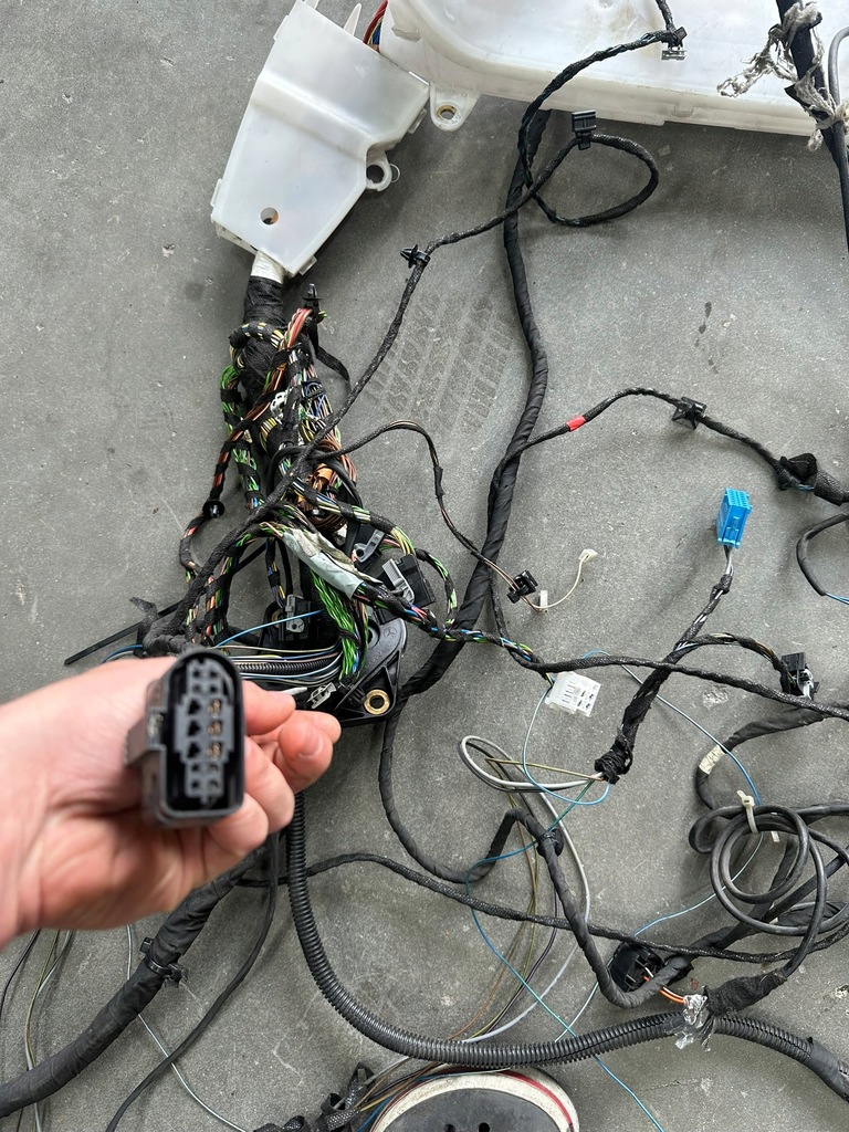 фото №16, Электропроводка салона, жгут салон, середина mercedes w447 vito europa