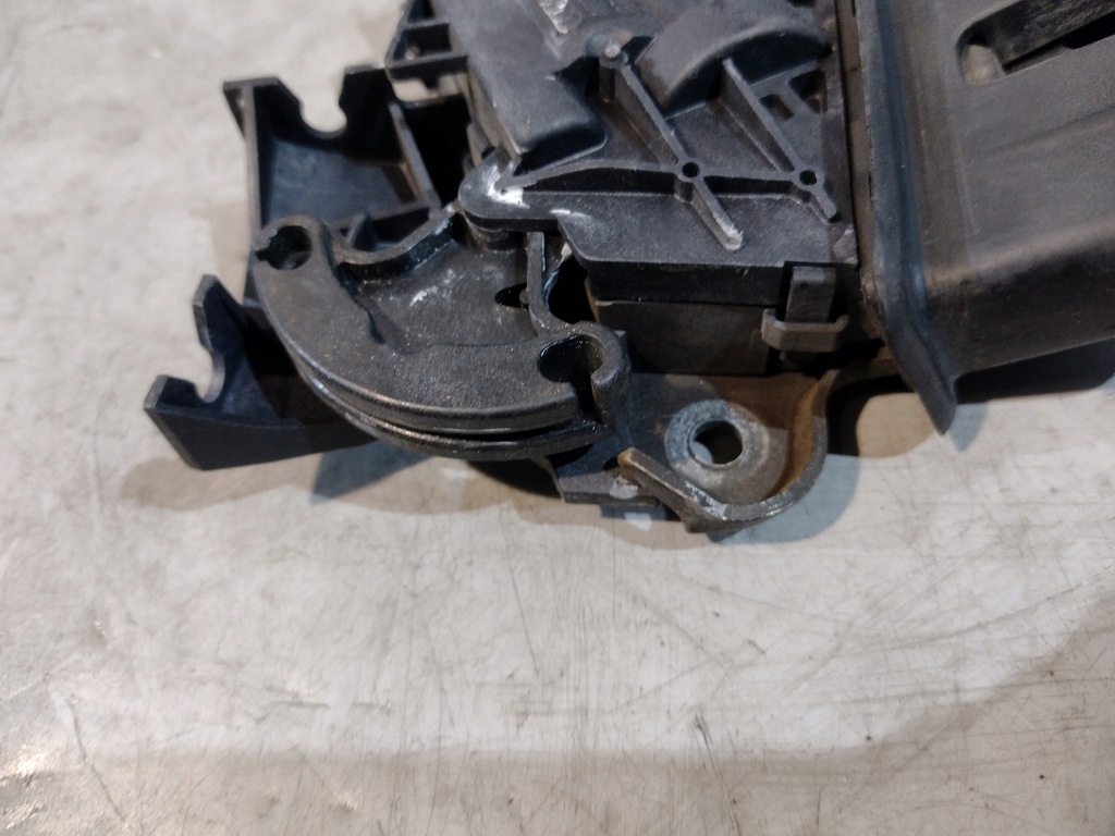 фото №11, Замок кришки багажника volkswagen passat b6 sedan 4f5827505c