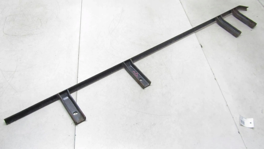 фото №1, Volvo xc60 кронштейн накладки порога ліва 08-