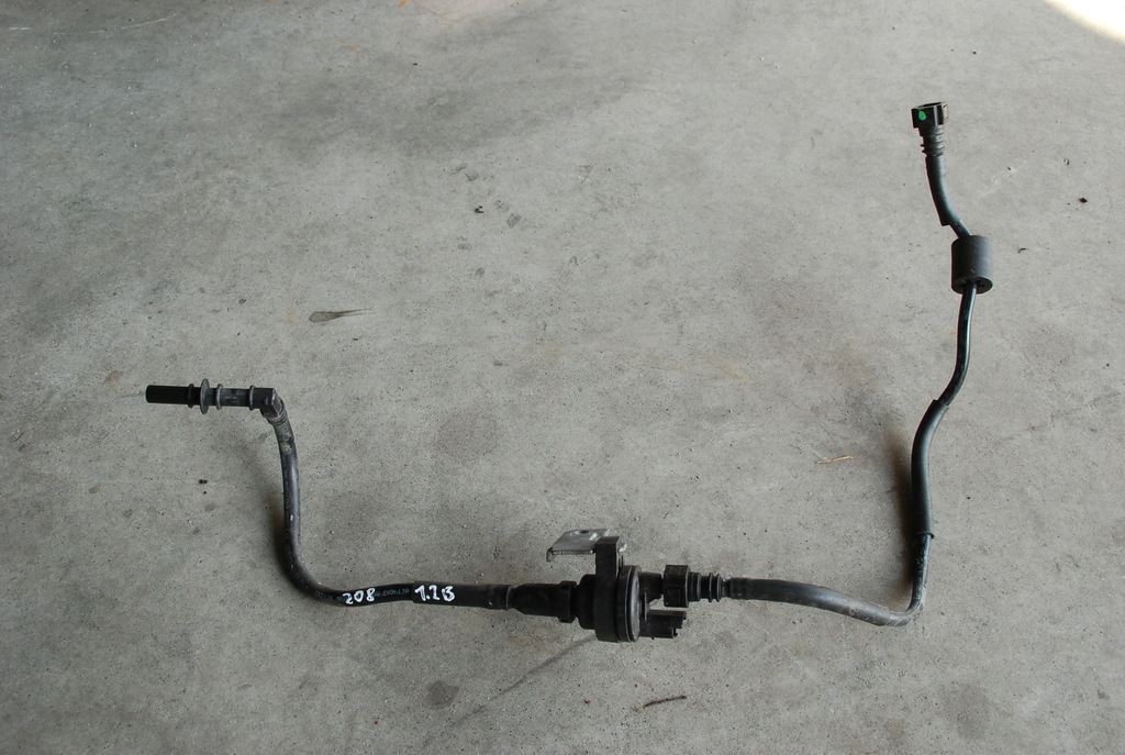 фото №1, Peugeot 208 i lift 1.2 hmz шланг пального