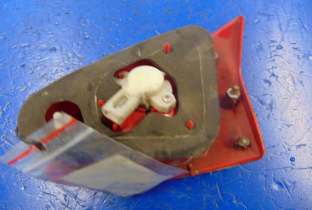 фото №3, Alfa romeo 147 лампа задняя левая.