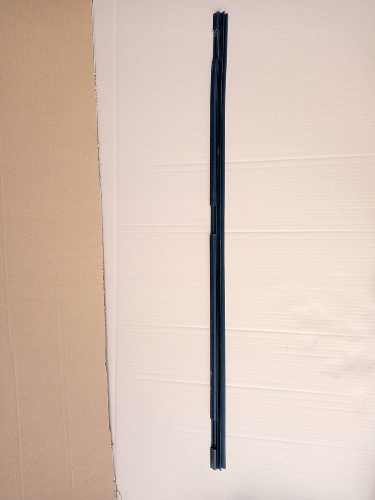 фото №2, Mercedes glb w247 молдинг ущільнювач двері