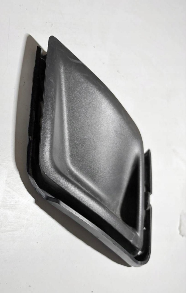 фото №2, Land rover discovery 5 заглушка решётка молдинг бампера задняя левый