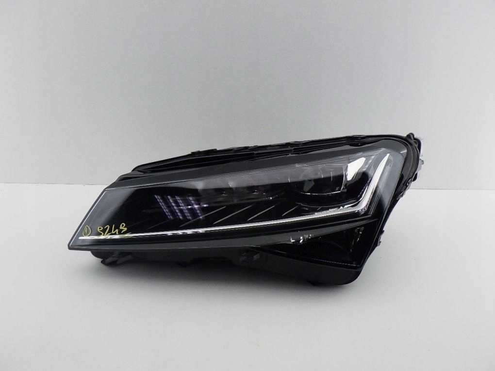 Купити Skoda superb рестайлінг  3 3v0 3v1 full led 19- комплект  фара ліва