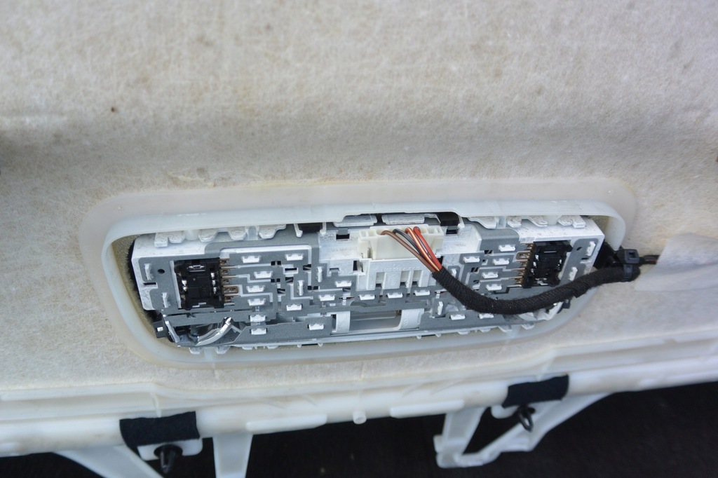 фото №9, Потолок czarna mercedes amg w212 e63 sedan