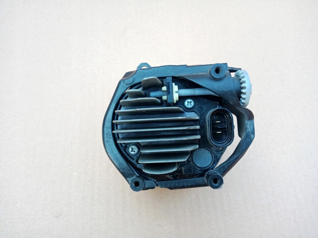 фото №3, Lexus es противотуманная фара левый led