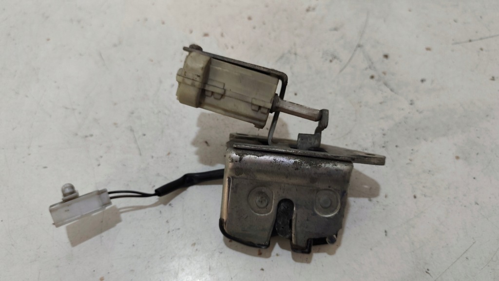 фото №1, Замок кришки багажника alfa romeo 147 a997