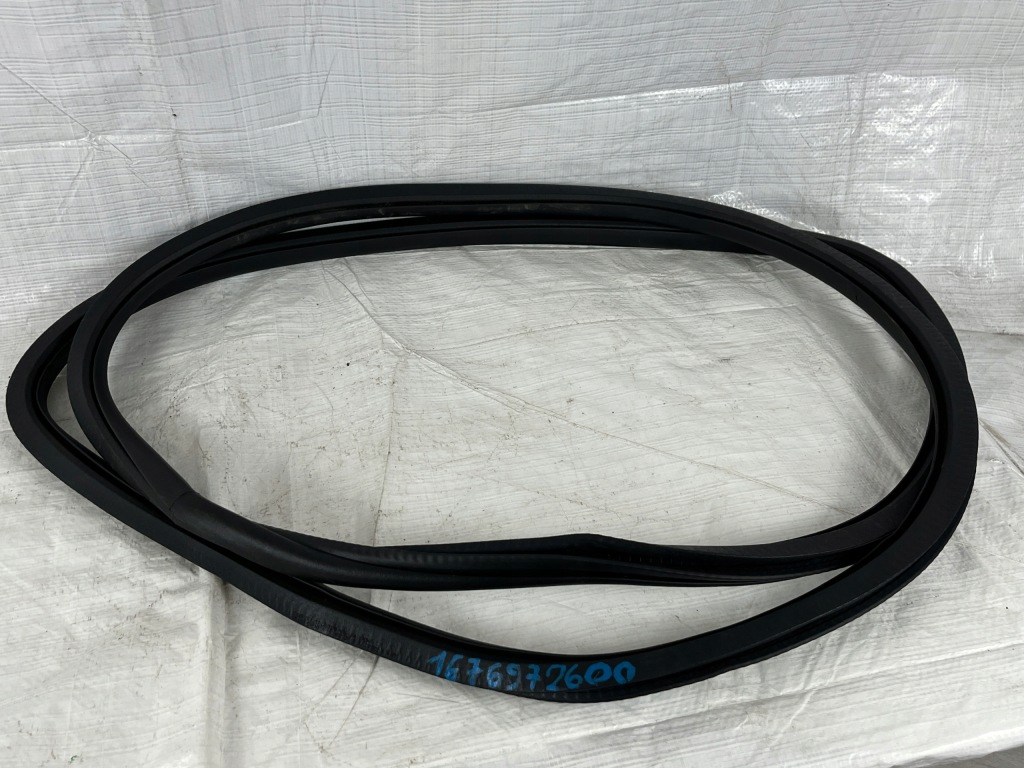 Купити Mercedes gle 167 прокладка двері задня a1676972600