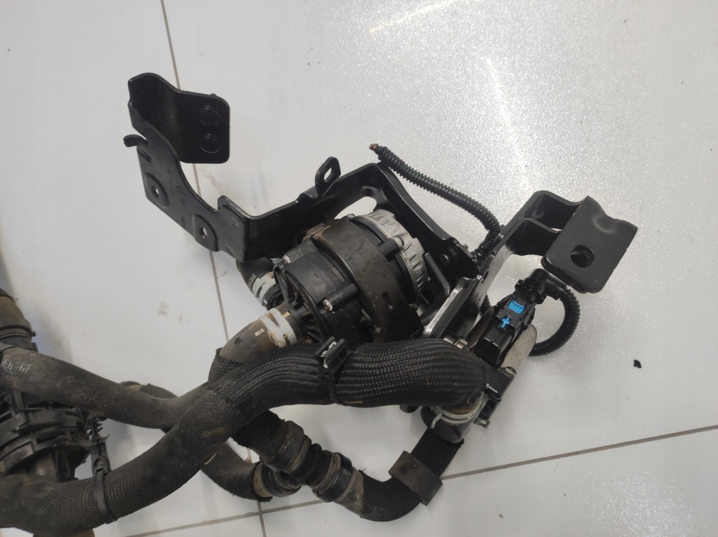 фото №3, Патрубок дроти води помпа бачок renault clio v 5 1.5 blue dci