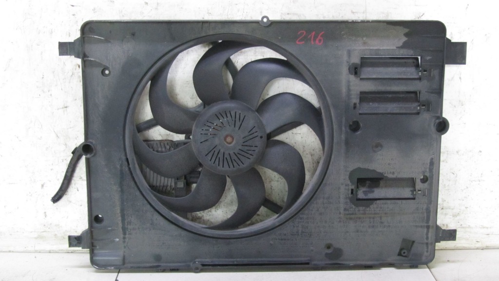 Купити Volvo v60 рестайлінг  2.0 вентилятор радіатора 13-18