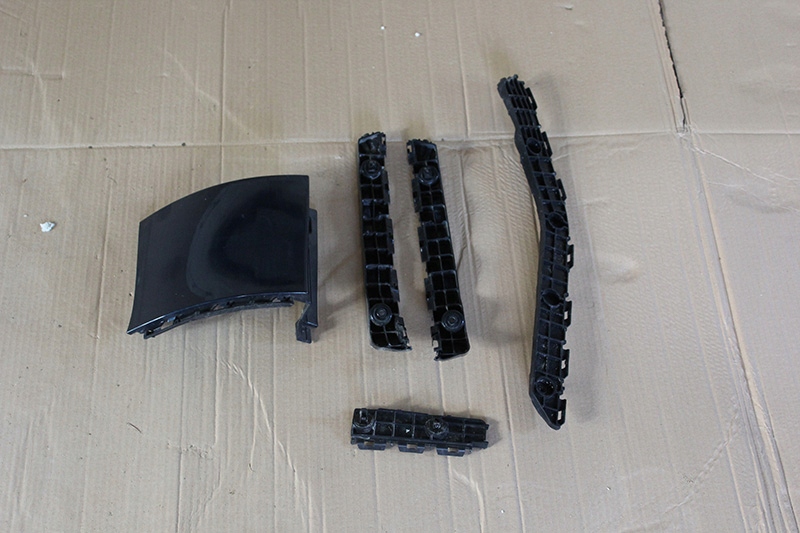 фото №1, Toyota sienna 2013 направляющая кронштейн накладка бампер