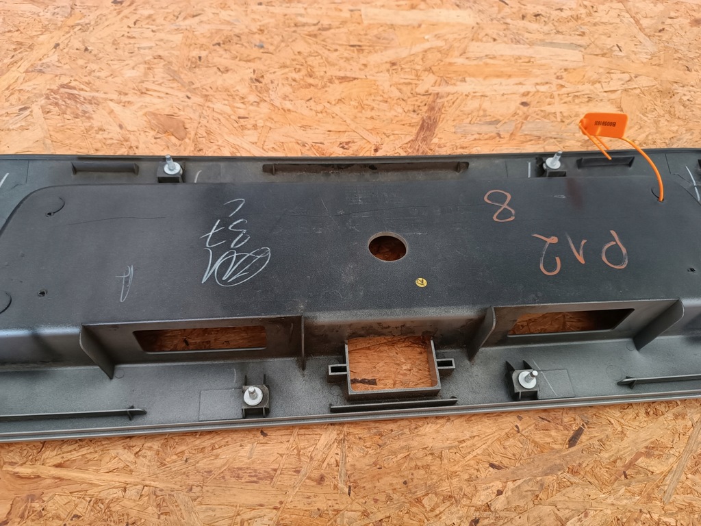 фото №11, Накладка крышки багажника задняя nissan primera p11 908109f8