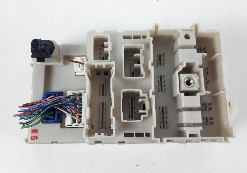 Купить Rav4 ii рестайлинг  03-05 модуль bsi 82733-420