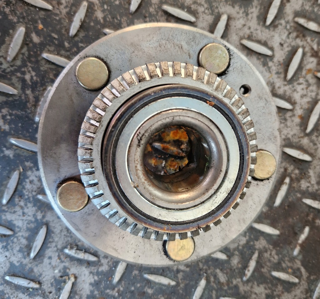 фото №2, Ступиця лівий задня space runner ii 2.0