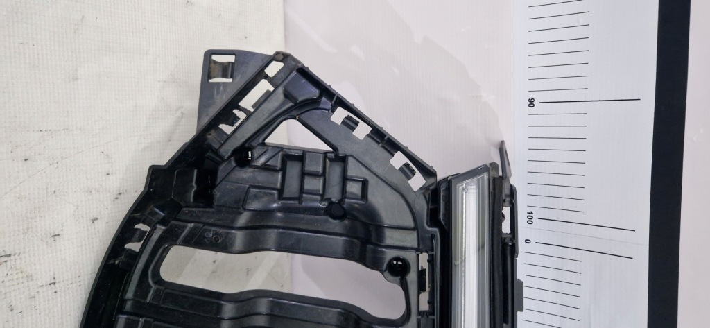 фото №5, Mercedes eqa 243 лампа накладка led перед + каркас решётка