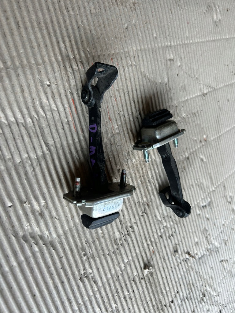 фото №1, Isuzu d-max ii обмежувач двері перед