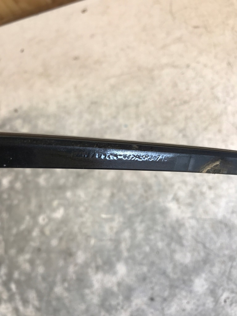 фото №8, Молдинг стекло лобовое правая bmw e90 shadow