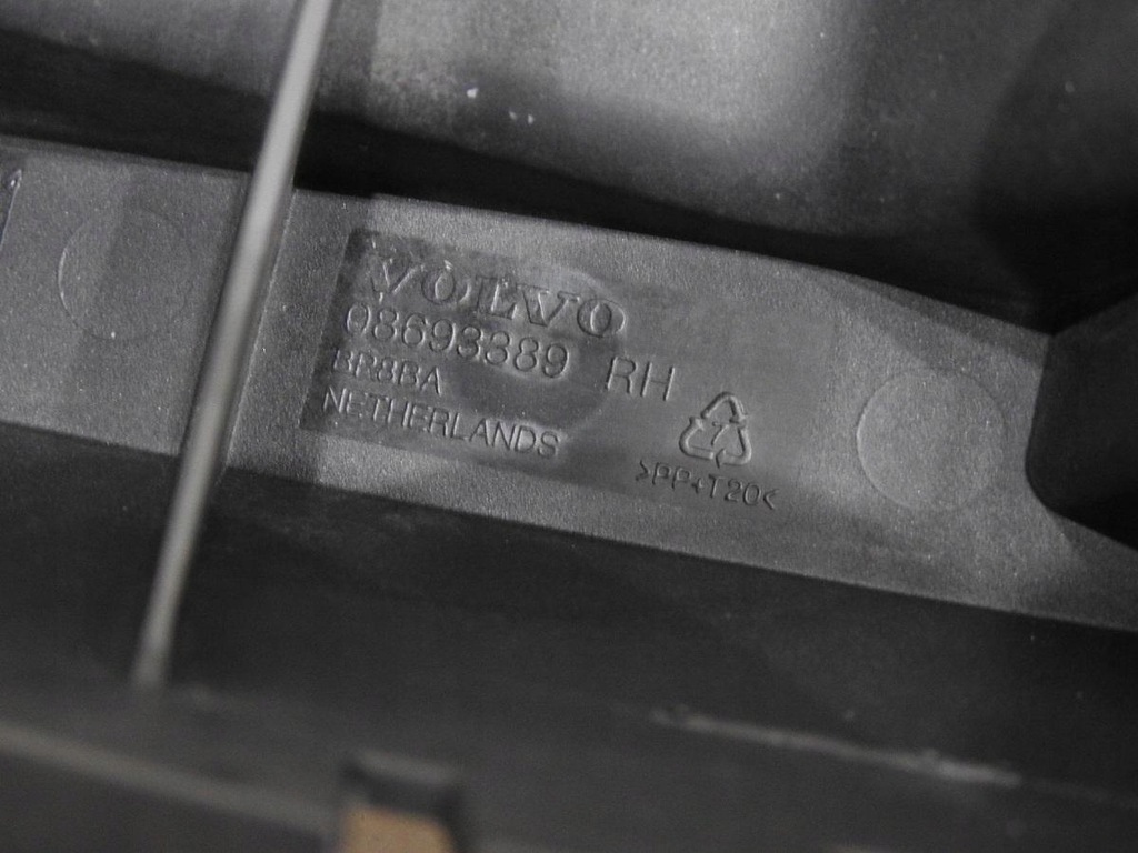 фото №9, Направляющая бампера правый задняя volvo s60 i lift 08693389