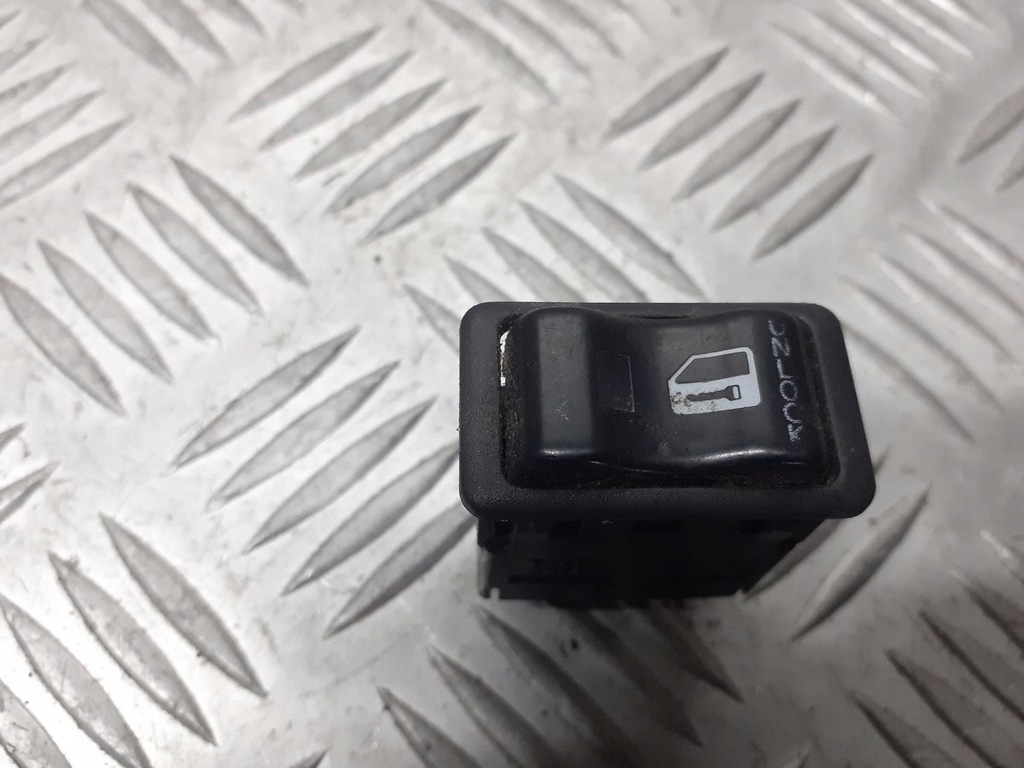фото №1, Кнопка блокировка дверь nissan primera p12