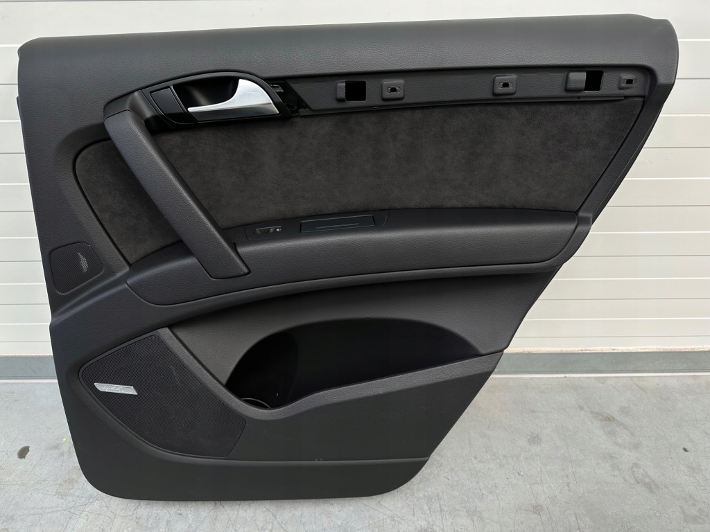 фото №1, Оббивка двері обшивка правий задня audi q7 4l задня права alcantara