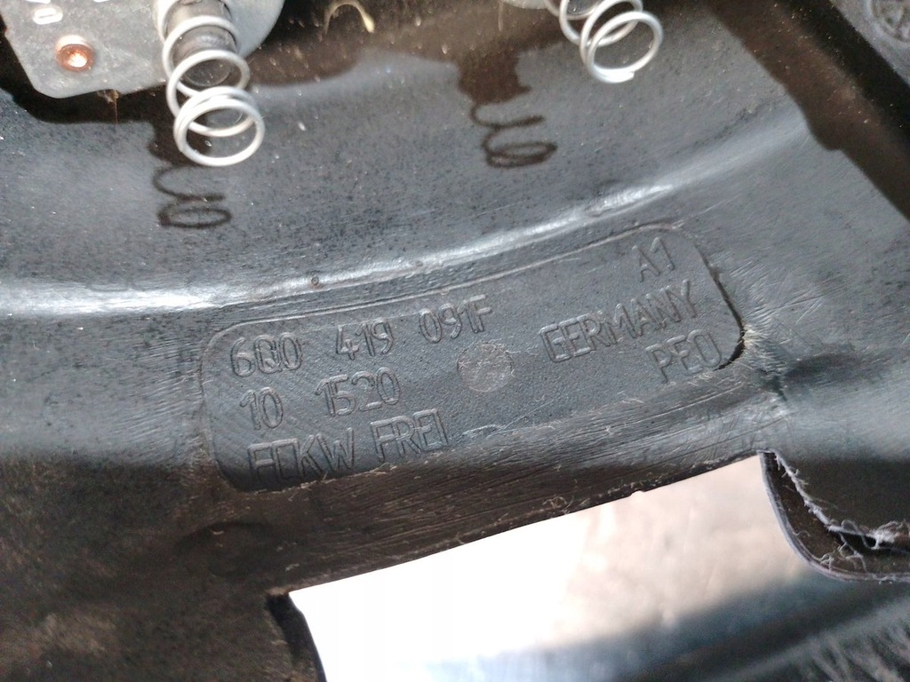 фото №8, Воздуховод с подушка vw polo 9n 6q0880201k 6q0419091f