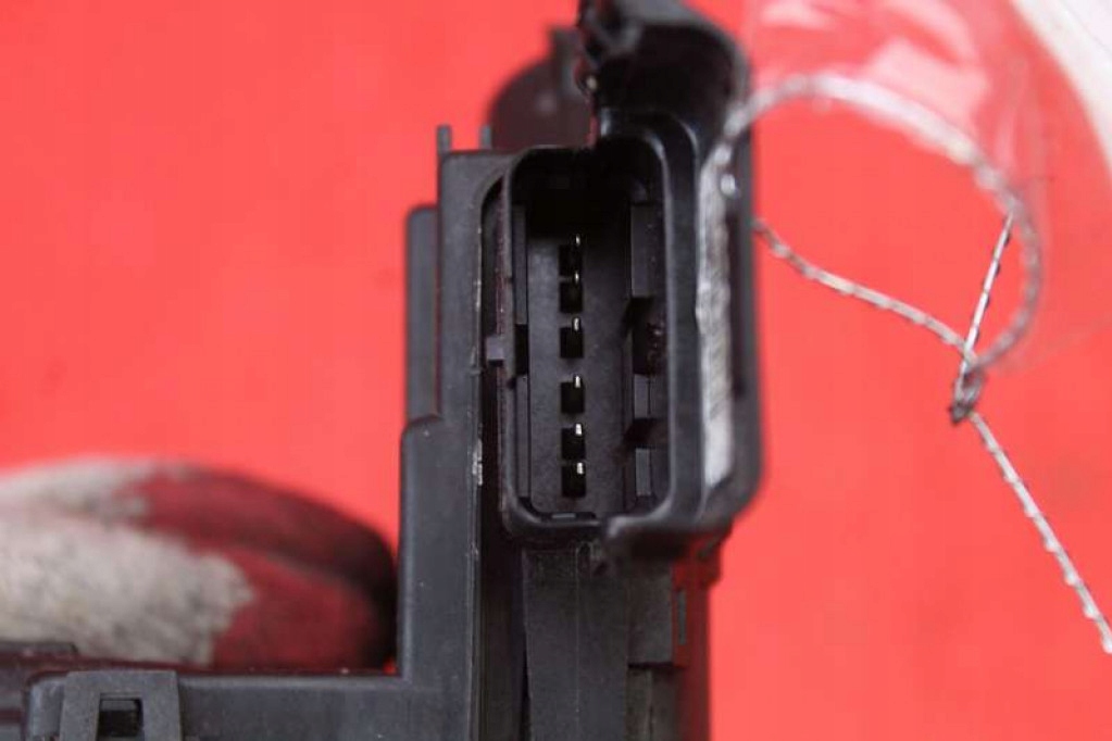 фото №7, Замок дверь правый перед передний eu a048069 citroen c5 ii x7 iii 08-17