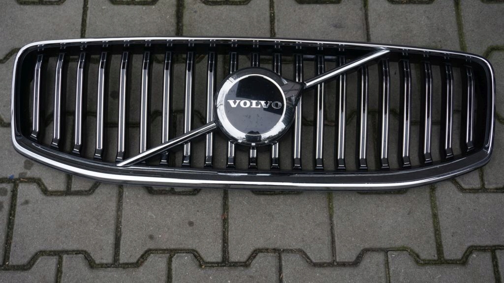 фото №1, Решётка радиатора volvo xc60 ii 2 lift хром inscription 32386077