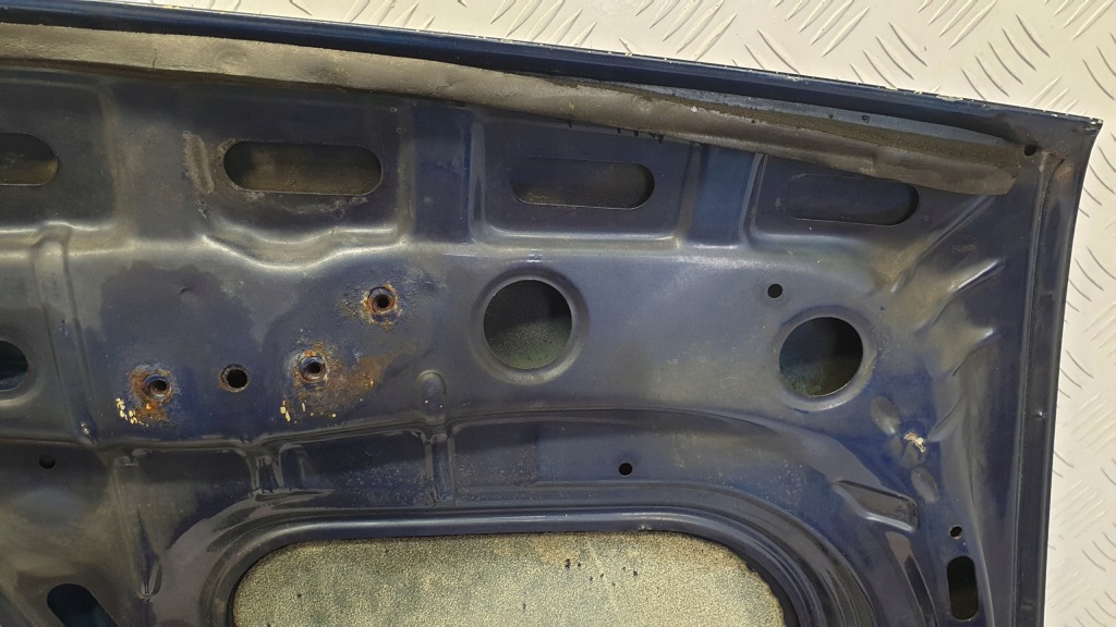 Bmw 3 e30 капот кришка двигуна Оригінал