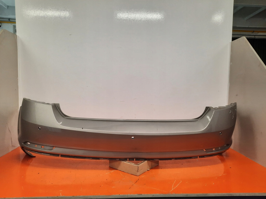 фото №1, Skoda rapid 08-12 kombi бампер задня задній 5jj807421