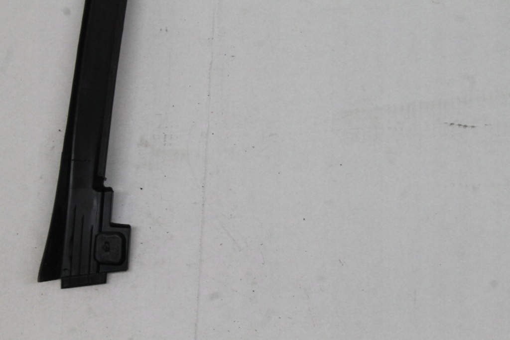 Opel ampera volt 11r- рамка рама молдинг скло двері лівий задня 802579867 Оригінал