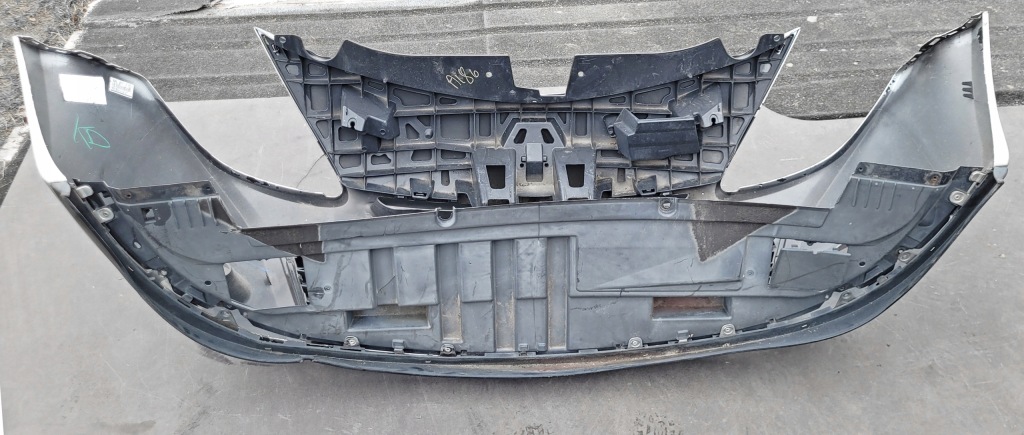 Бампер renault clio 3 - 195 przed liftem 2005-09 / lift 2009-12 Зі Шроту