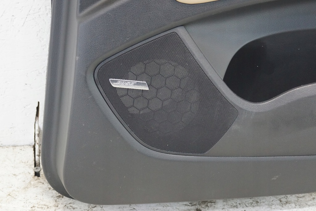 фото №6, Обшивка дверь правый задняя audi q7 4l