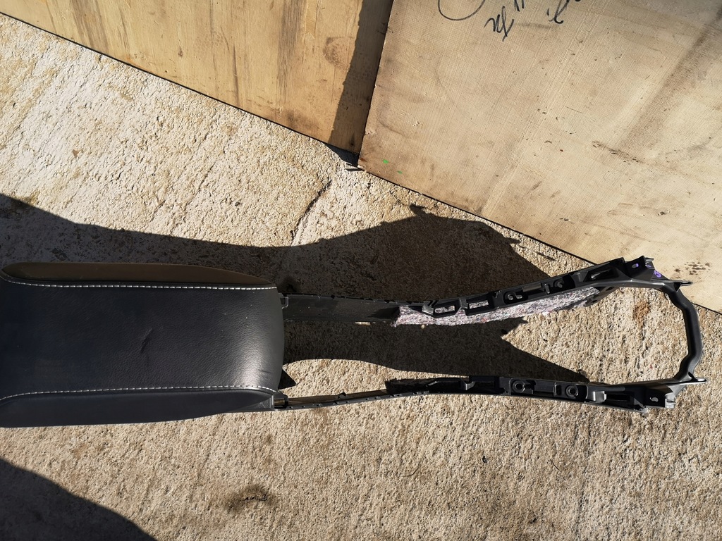 фото №5, Туннель средний подлокотник кожа toyota auris ii