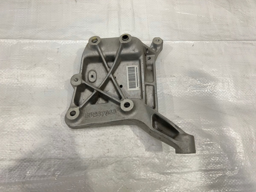 Купити Fiat jeep alfa romeo кронштейн подушка кронштейн кронштейн 55247043